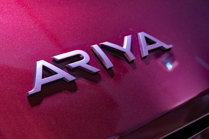 日産アリア リミテッド（エンブレム）