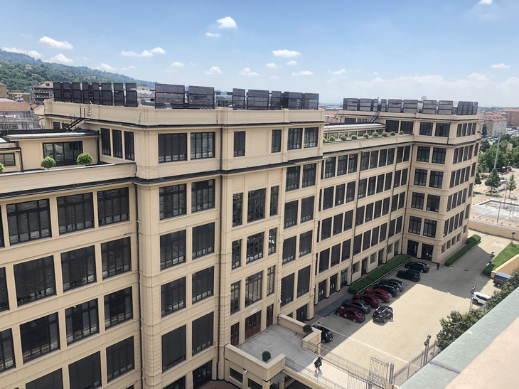 トリノ・リンゴット地区にあるフィアット旧本社。現在は創業家のアニエッリ財団などが使用している。