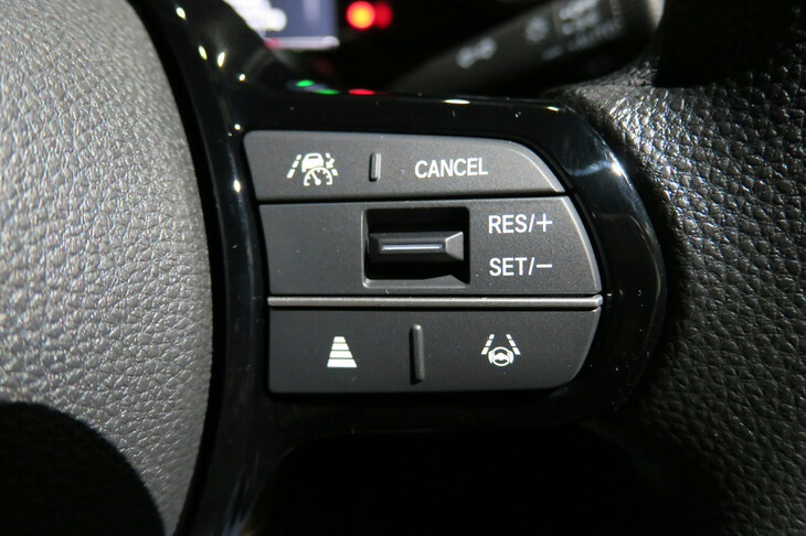 ホンダN-BOXカスタム（ステアリングスイッチ）