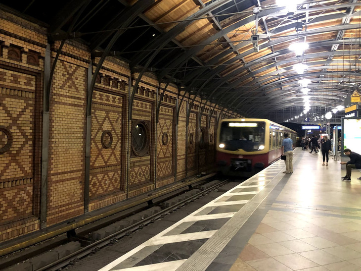 【写真9】ベルリンのSバーン駅。