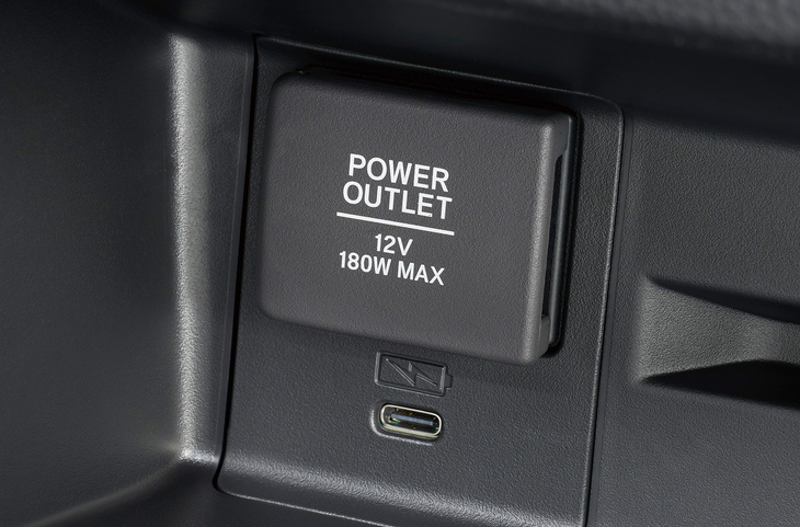 「FUN」グレードではUSB端子をタイプAからタイプCに変更した。