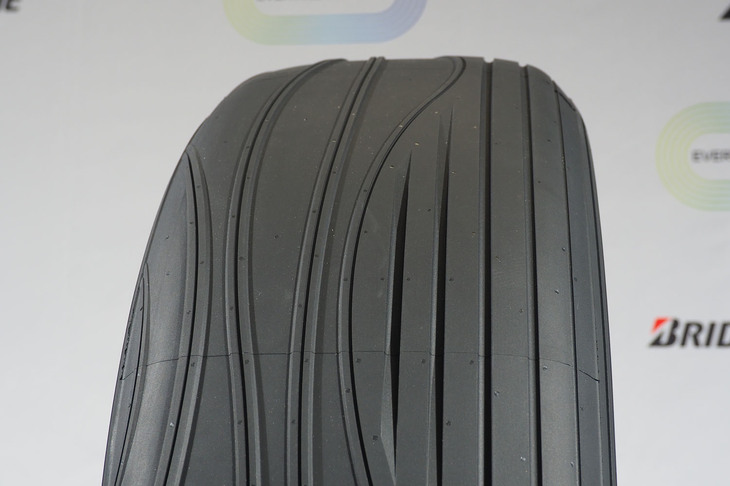 「エバータイヤイニシアチブ」で製造されたコンセプトタイヤのトレッド面。