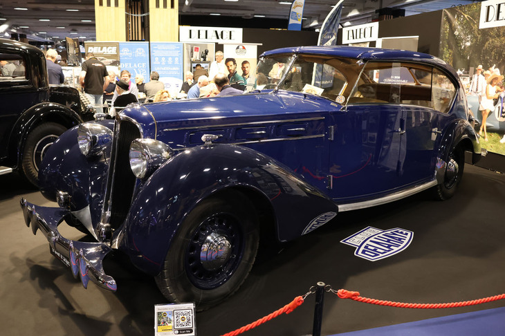 第2次世界大戦前のフランスの超高級車ブランド、ドライエのクラブで。1937年「148ヴュートタール」。ボディーはAピラーを省略して視認性を確保している。技術者ジョゼフ・ヴィグルーの特許を使用し、カロスリ（車体製造業者）のラヴルデットが実現したものである。
したものである。