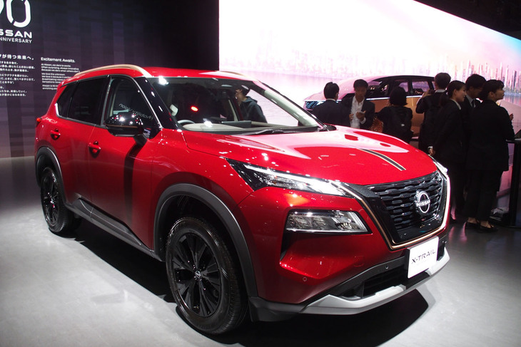 日産エクストレイルX e-4ORCE 90周年記念車