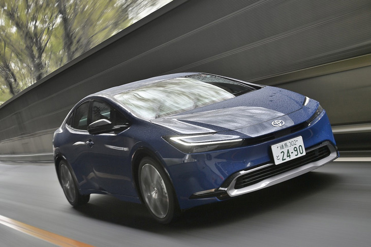 普通に試乗したところ、もちろん大変よくできているが、驚いたことに新型「プリウス」の走りは、スーパーカーではなくプリウスのままだった。当たり前か。（写真＝池之平昌信）