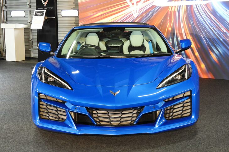 シボレー・コルベットE-Ray（フロント）