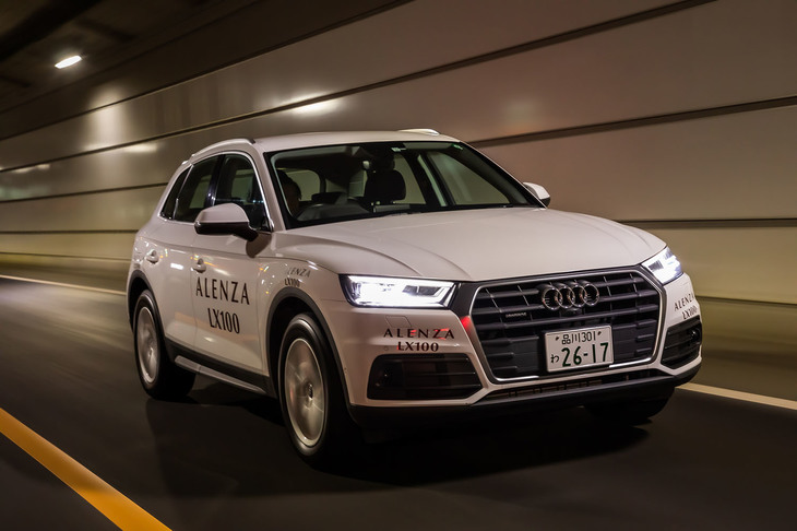 ロードノイズが反響しやすいトンネルで、「アレンザLX100」のセリングポイントとされる静粛性や路面の継ぎ目などでの“アタリ”をチェック。