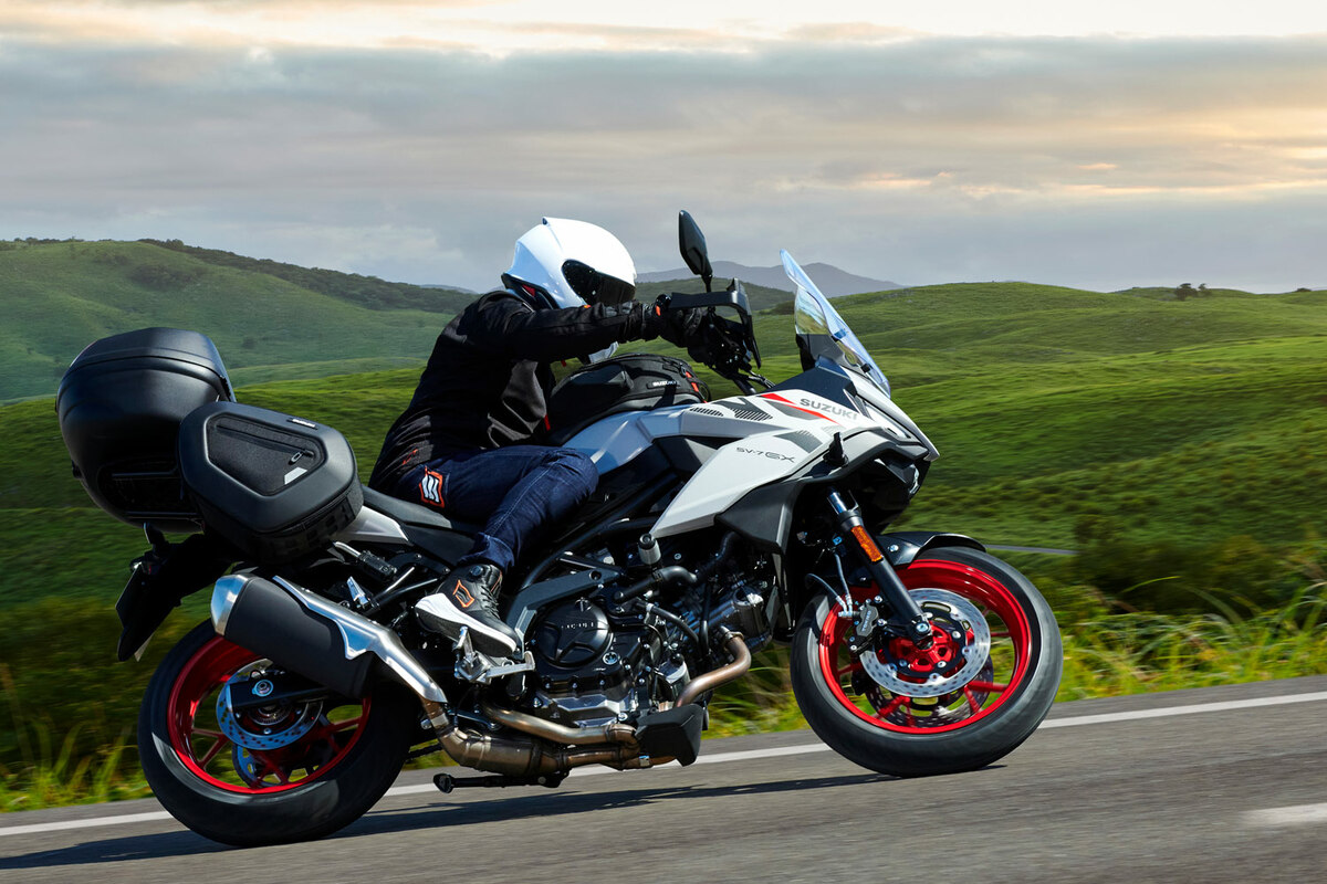 スズキが新型バイク「SV-7GX」を発表 排気量645ccのアドベンチャー