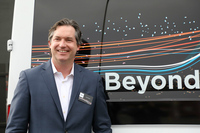 ボーズ・オートモーティブのマーク・マンセル副社長。乗用車への普及を目指して、Bose Rideのさらなる軽量化と小型化に取り組んでいる。