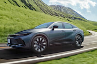 発表された「クラウン クロスオーバー」のラインナップはいずれも4WDで、燃費で有利なFFの設定は（今のところ）ない。