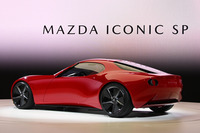 マツダが小型電動スポーツカーのショーモデル「アイコニックSP」を発表【ジャパンモビリティショー2023】の画像