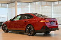 新型「BMW 5シリーズ」が日本上陸　BEVの「i5」と4気筒エンジン車のみをラインナップの画像