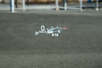 軽自動車では初となるフロントガラス投影式のヘッドアップディスプレイを採用。先にフルモデルチェンジした「ワゴンR」では、フロントガラス手前のプレートに投影する、コンバイナー式だった。