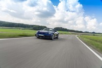 ルーフを開け放った時のエンジン音が心地いい。この瞬間にこそ「スポーツエグゾーストシステム」の価値を感じた。