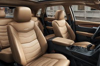 「プラチナムスポーツ」のフロントシートにはベンチレーション機構も採用される。