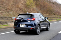 車高が上がったぶん、重心も上がった。そこでサスペンションのロワアームの角度変更により、ロールセンターを上昇させた。また、スプリングとスタビライザーを変更してロール剛性を上げ、旋回時の安定性を向上させた。