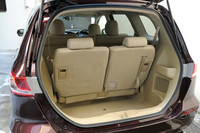 荷室容量は先代モデルより5％ほど増えて、259〜708リッターを確保。開口部の両サイドを大きく広げるなど、使い勝手にも配慮したという。

