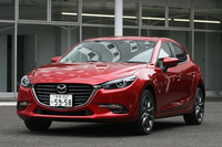 1.5リッターのディーゼルエンジン搭載車が登場した。写真は「アクセラスポーツ15XD Lパッケージ」。ボディーカラーは「ソウルレッドプレミアムメタリック」。