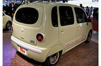 女性向けにかわいい衣を着た「ムーヴラテ」が、さらにかわいくなって登場。「funny & retro & smile」がテーマの「キャルペッパーグー・ラテ」。ところでそれ、一体どんなテーマ？