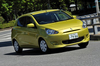 予約受付を2012年6月26日に開始して、約2カ月間（8月21日時点）で受注は6911台に達したという。発売は8月31日。2012年度の販売目標は3万台。