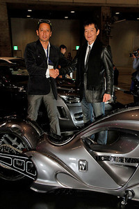 チューニング業界におけるドイツ勢の脅威についてお話ししてくれた「VeilSide」代表の横幕宏尚さん（写真右）。　「小沢コージの勢いまかせ!!」では、2011年のオートサロンでもお話をうかがっている。