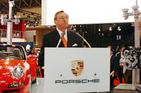 
	ハンス・リーデル副社長
	 