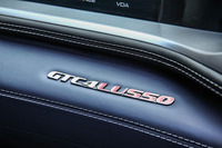 「FF」改め「GTC4ルッソ」へ。GTCは「330GTC」（1966年）に、ルッソは「250GTベルリネッタ ルッソ」（1962年）に由来する。