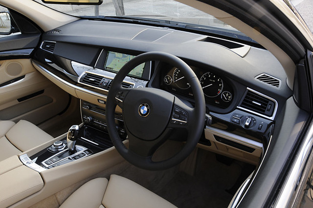 BMW535iグランツーリスモ（FR/8AT）【試乗速報】 ずっと、長く走っ