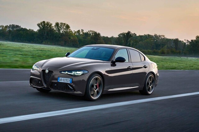新デザインの「アルファ・ロメオ・ジュリア」上陸 20台の限定車も発売