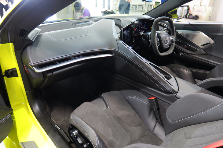 シボレー・コルベット3LT（インストゥルメントパネルまわり）