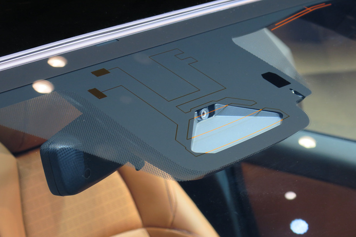 スバル・ソルテラ（予防安全・運転支援システムの単眼カメラ）