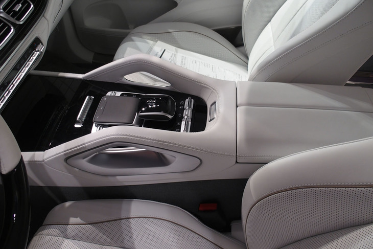 メルセデス・マイバッハGLS（センターコンソール）