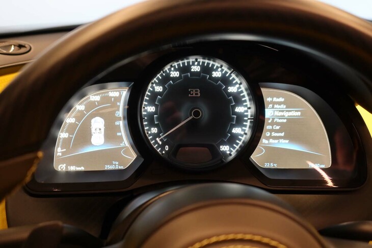 ブガッティW16ミストラル（メーターパネル）