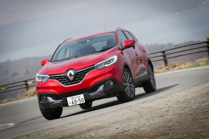 車内へのロードノイズの侵入を防ぐため、ホイールアーチには前後とも内部の全面に吸音ライナーが貼り付けられている。