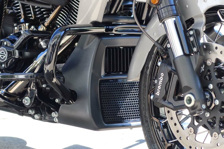 ハーレーダビッドソンCVOロードグライド（オイルクーラー）