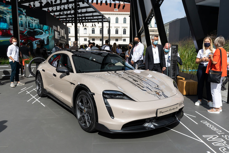 ポルシェ・タイカン ターボSクロスツーリスモ（エクステリア）