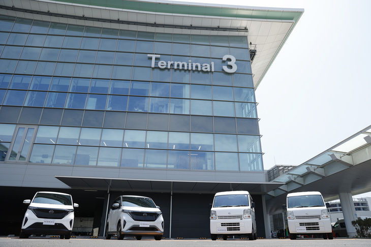 現在日産は「自動車用自己放射冷却塗装」の効果と耐久性を検証するために「NV100クリッパーバン」を用いて、羽田空港で実証実験を行っている。