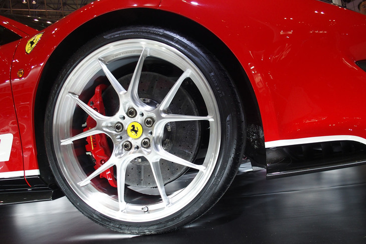 フェラーリ488ピスタ