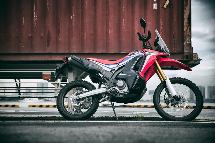 250ccクラスの新しいオフロードモデルとして、2017年2月20日に発売された「CRF250ラリー」。2015年3月の東京／大阪モーターサイクルショーに出品されたコンセプトモデルの市販版にあたる。