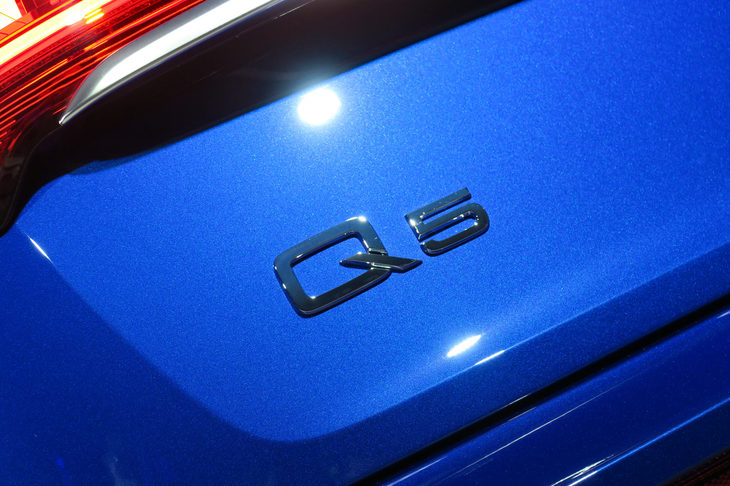 アウディQ5スポーツバック 1st edition（「Q5」エンブレム）