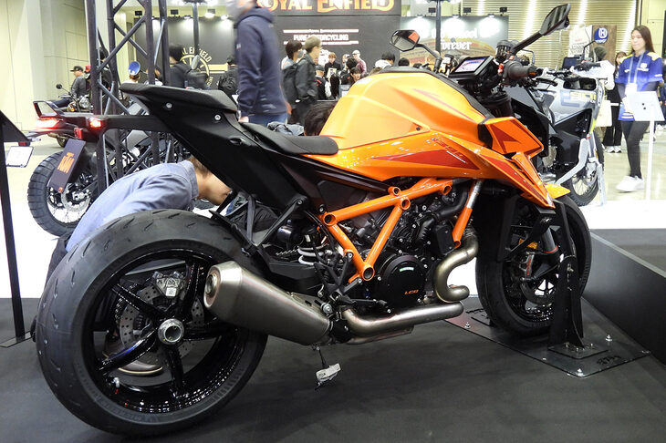 KTM 1390スーパーデュークRエボ