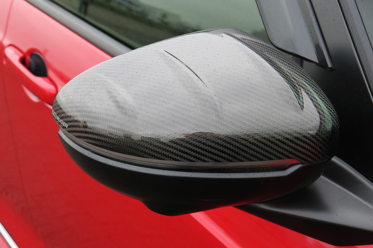 ホンダ・フィット リュクス 無限パーツ装着車（カーボンドアミラーカバー）