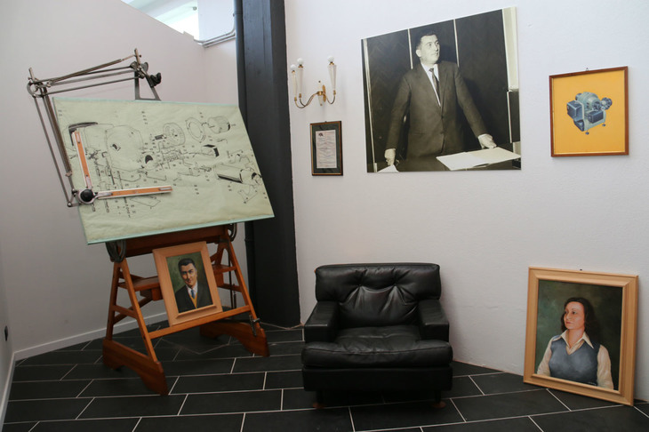 執務室の一角。