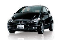 メルセデスAクラスに装備充実の限定車