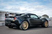 「ロータス・エリーゼ」に“F1カラー”の高性能モデルの画像