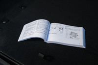 ドアやリア部分の上屋を外すときには工具が必要となるのは、従来型と変わらない。そのやり方は、およそ500ページにもおよぶ取扱説明書にこと細かに記載されている。