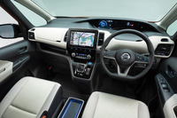 「セレナ」のインテリア。