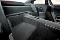 乗車定員は2人。リアシートは用意されない。