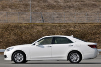 サイドビュー。2850mmのホイールベースは先代モデルそのままに、全長はわずかに25mm延長されている。