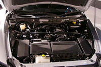 
	マウントされたエンジン（カバーを外した状態）
	 